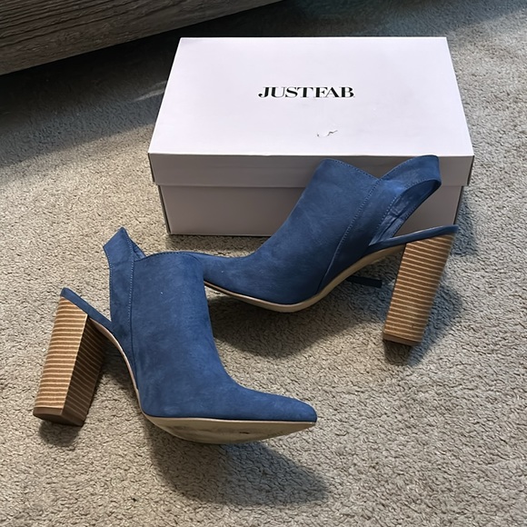 Blue Suede Heels 8.5 💙 - Picture 4 of 9